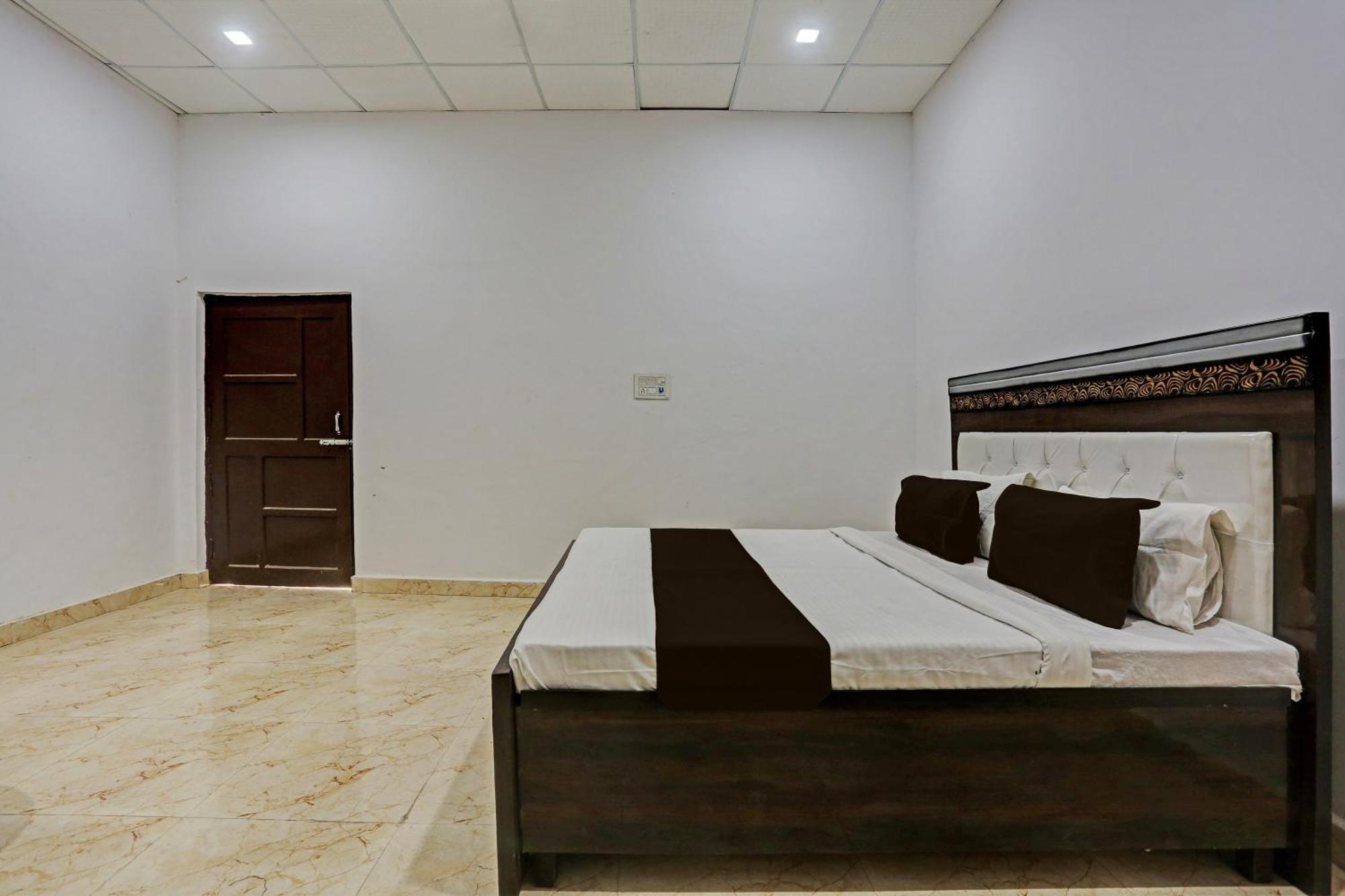Hotel O Murliwala Wedding Palace And Resort Samalkha Exterior photo