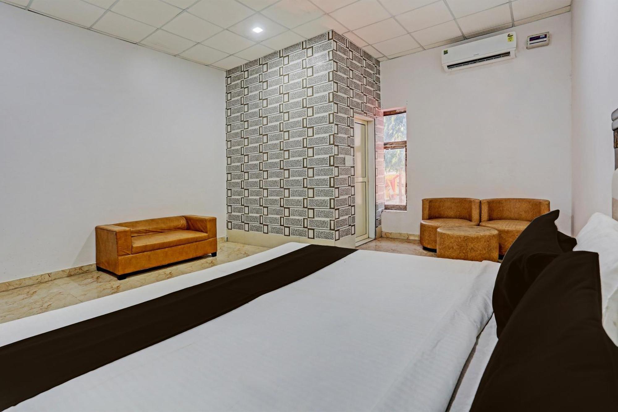 Hotel O Murliwala Wedding Palace And Resort Samalkha Exterior photo