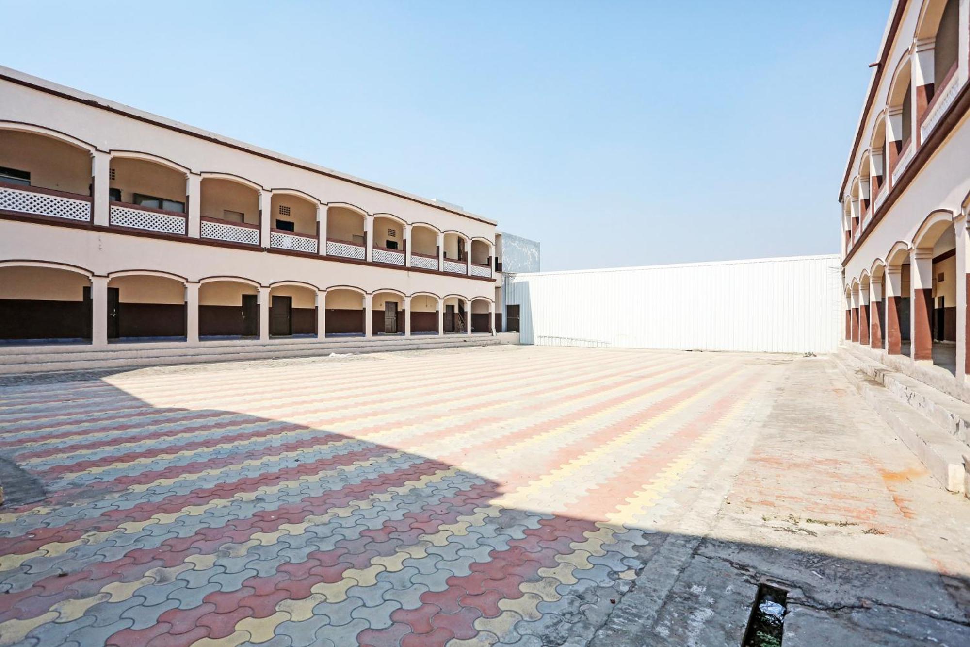 Hotel O Murliwala Wedding Palace And Resort Samalkha Exterior photo